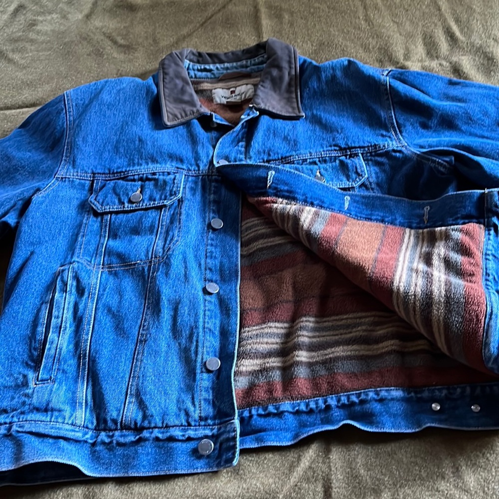 Woolrich fleece lined denim jacket.  XL